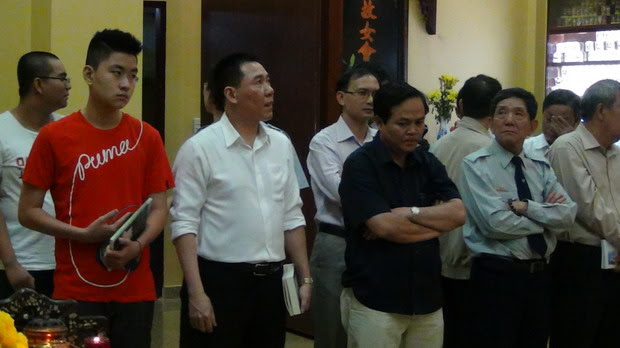 05 Các Phật tử trong 2 đạo tràng của Chùa Xá Lợi 2